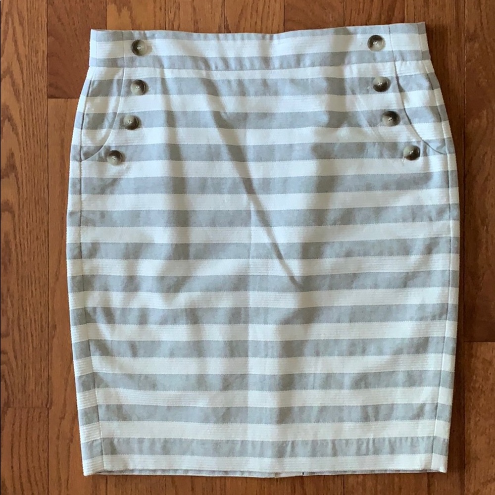 Size 14 loft skirt white texture